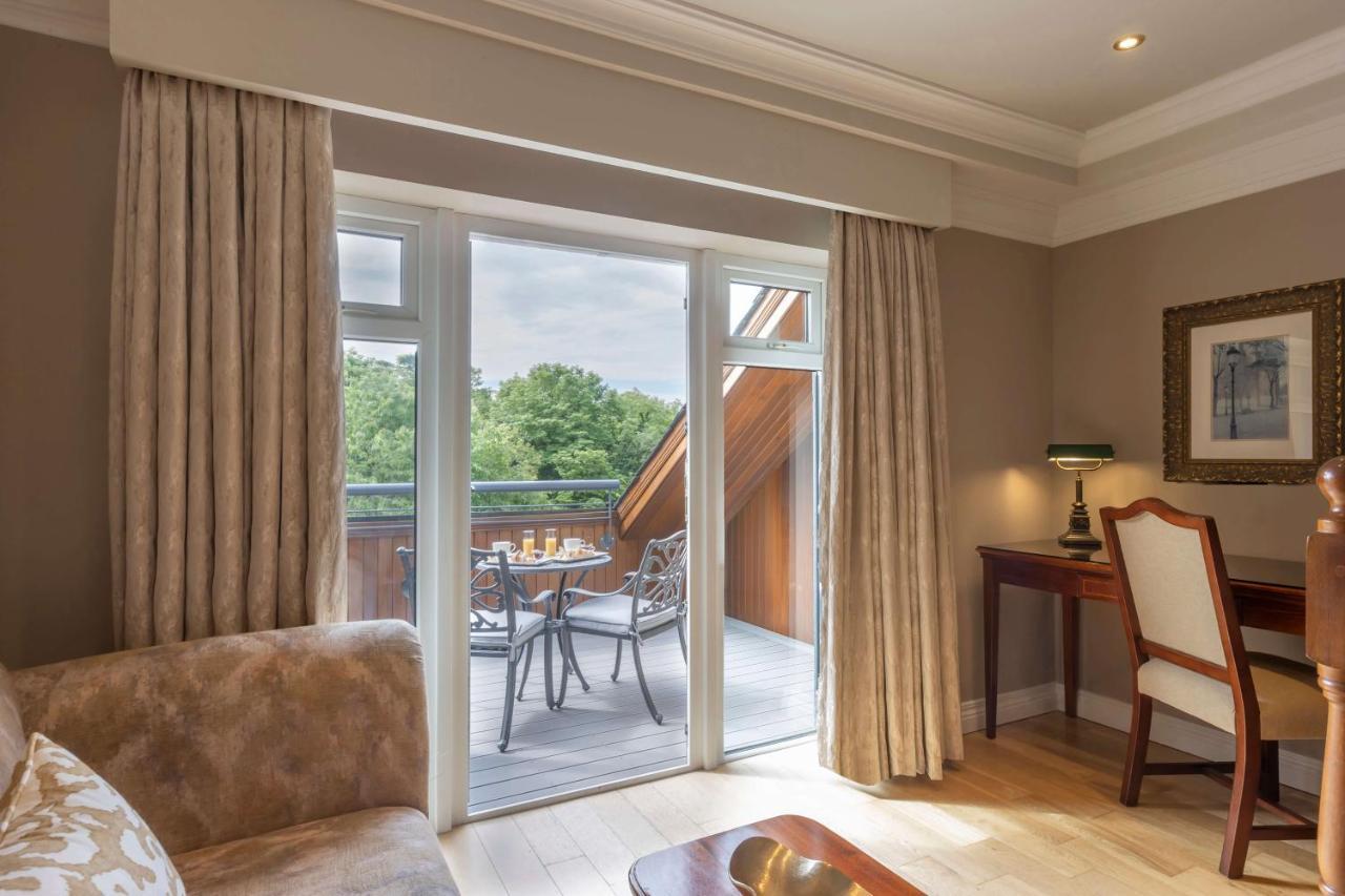 Court Yard Hotel Лейкслип Экстерьер фото