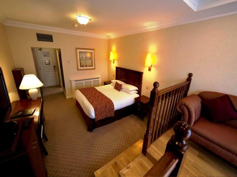 Court Yard Hotel Лейкслип Экстерьер фото