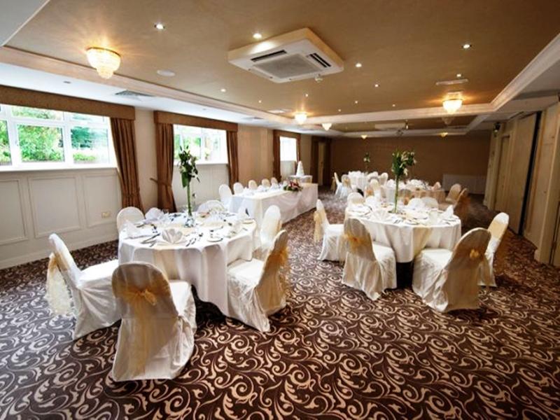 Court Yard Hotel Лейкслип Экстерьер фото