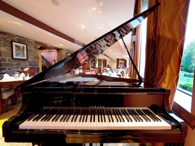 Court Yard Hotel Лейкслип Экстерьер фото
