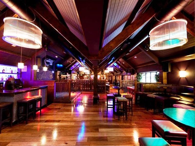 Court Yard Hotel Лейкслип Экстерьер фото