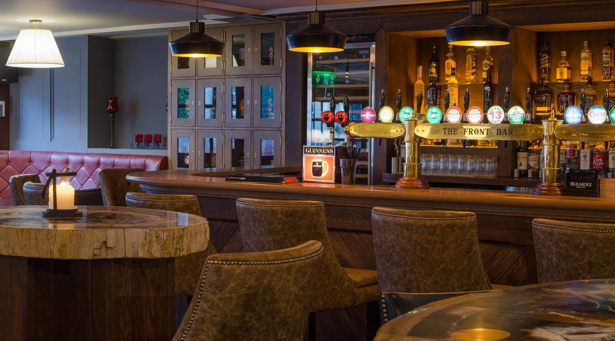 Court Yard Hotel Лейкслип Экстерьер фото